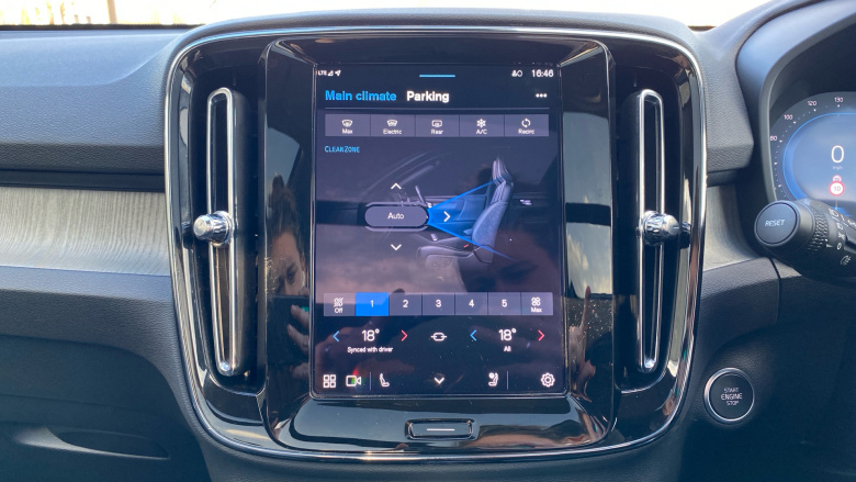 Volvo XC40 2.0 B3P Ultra Dark 5dr Auto Petrol Estate